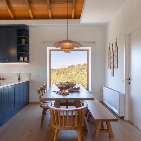 Od Luxury Villa Pilos